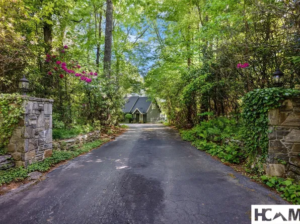 90 West Shore Drive, Lake Toxaway, NC 28747