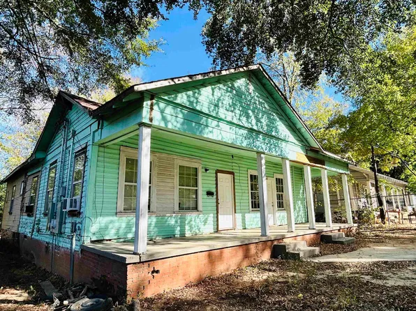 1210 N 10th St, Longview, TX 75601