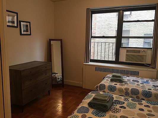 4th image of 205 W 15th St APT 4D