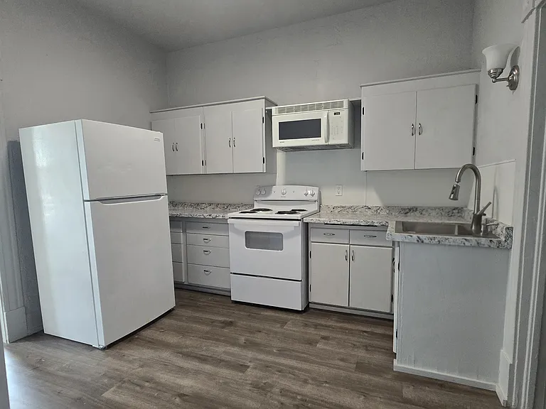 517 S Grape St #1 — Photo 7
