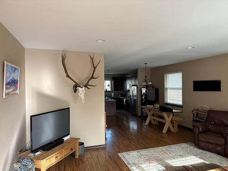 2315 N Spar Ln — Photo 2