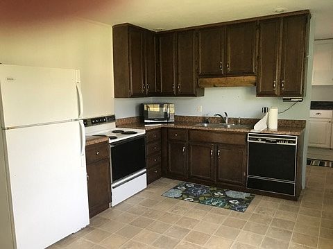3rd image of 118 Meadow Dr