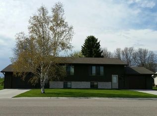 908 E 9th Ave, Milbank, SD 57252