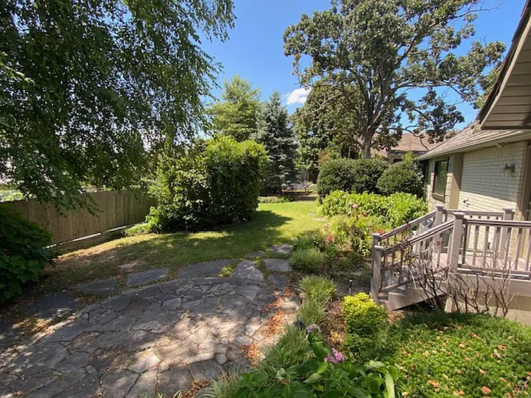 62 W Champions Blvd — Photo 22
