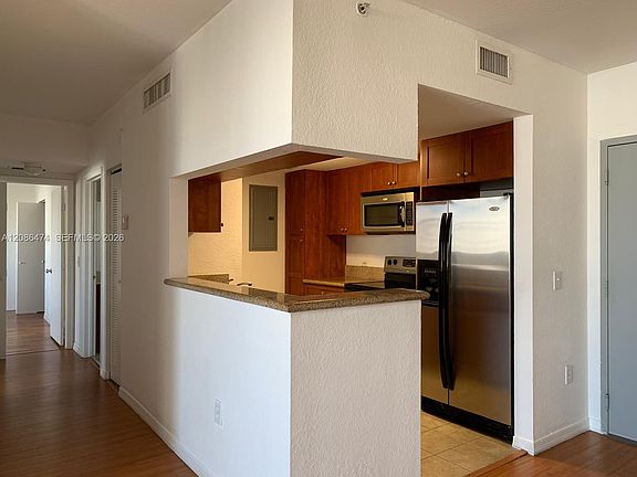 3rd image of 36 NW 6th Ave APT 908