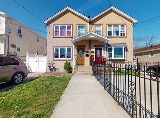 557 Beach 43 St, Far Rockaway, NY