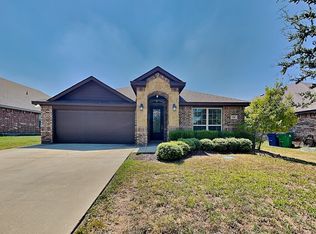 218 Valley View Dr, Waxahachie, TX 75167