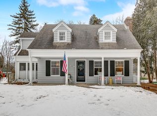 4927 W Elmdale Rd, Mequon, WI 53092