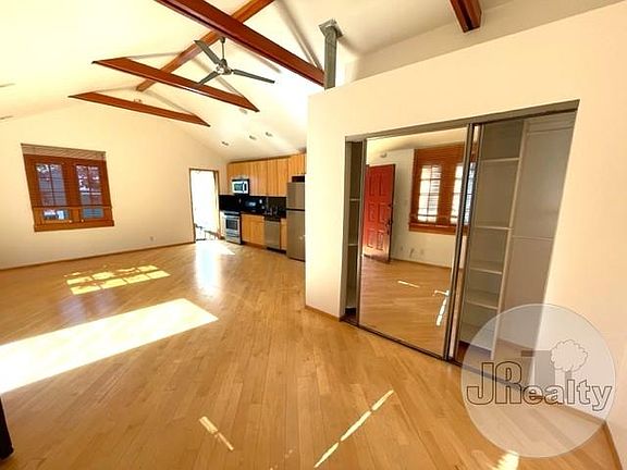 2nd image of 1447 Calumet Ave #1/2