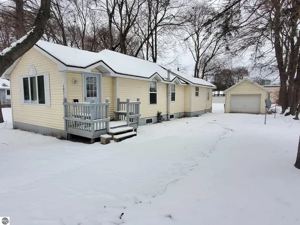 1021 S Arnold St, Mount Pleasant, MI 48858