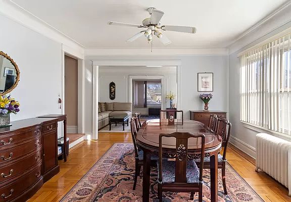 5th image of 1411 Robertson Pl