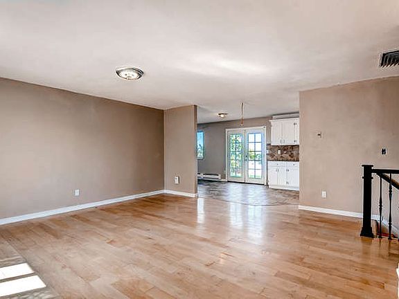5th image of 3101 W 10th Avenue Pl