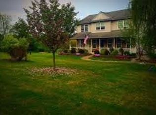 695 Old Airport Rd, Douglassville, PA 19518
