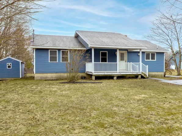 1806 Hammond Street, Hermon, ME 04401