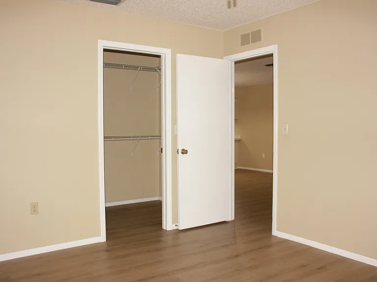2948 Bancroft Cir E #C — Photo 5