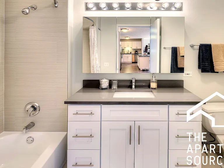 541 N State St #2 — Photo 3