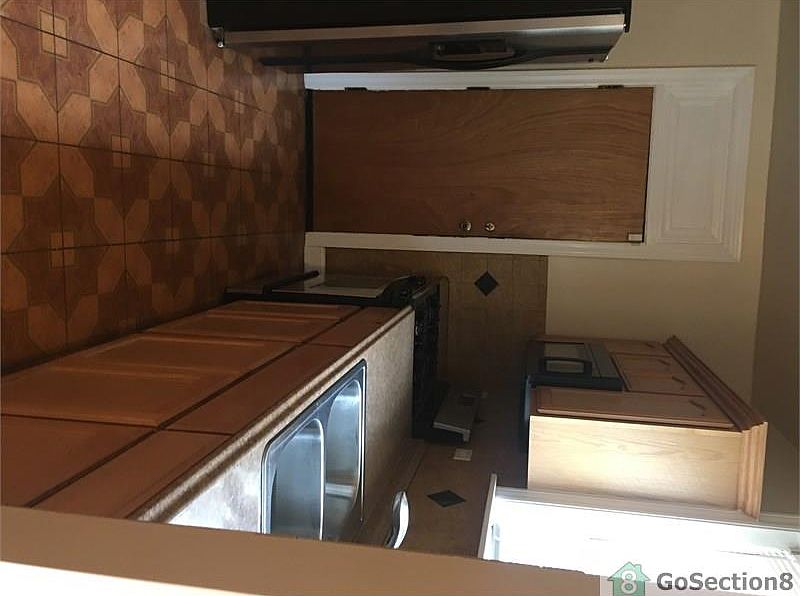 2nd image of 8031 S Vernon Ave