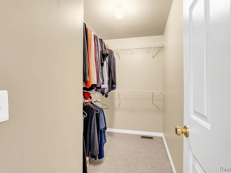 42682 Park Crescent Dr — Photo 33