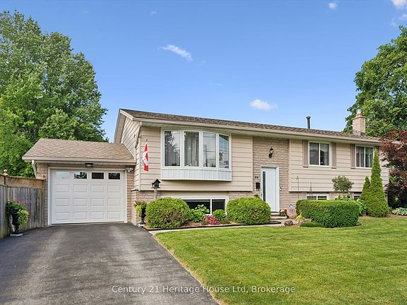 3rd image of 44 Inverness Dr