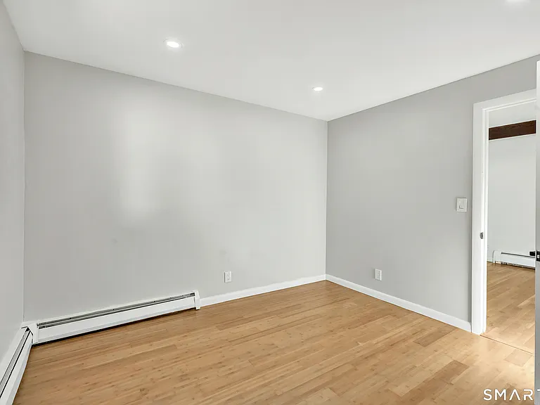 48 Crestwood Rd — Photo 26