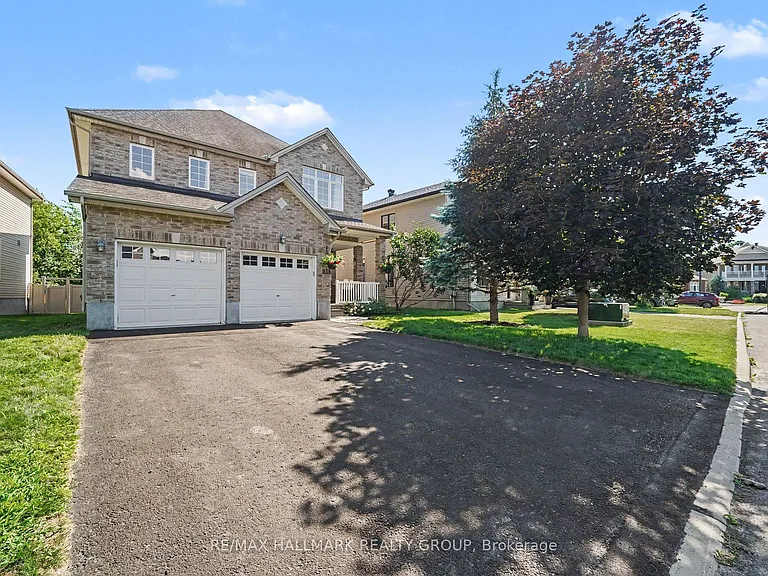 938 Wildcarrot Cres — Photo 3
