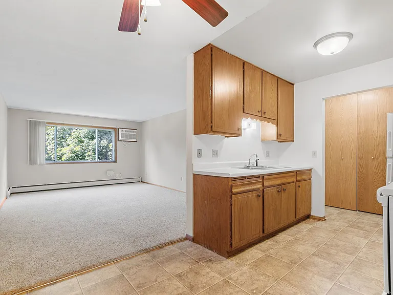 1605 Minnehaha Apartments — Photo 28