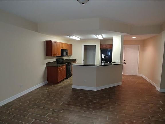 3rd image of 8521 Oakshade Cir Unit 414