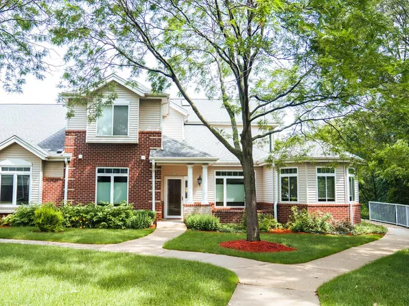 3518 South Toldt CIRCLE, Milwaukee, WI 53221