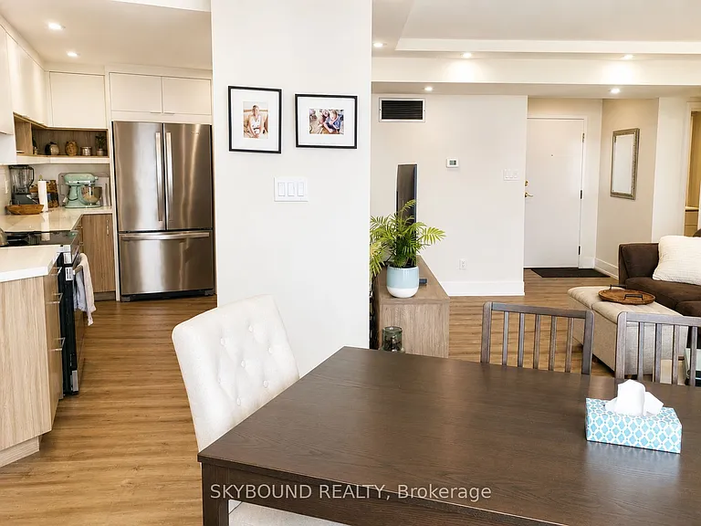 1360 Rathburn Rd E #1705 — Photo 9