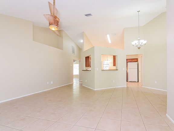 3rd image of 12917 Longcrest Dr
