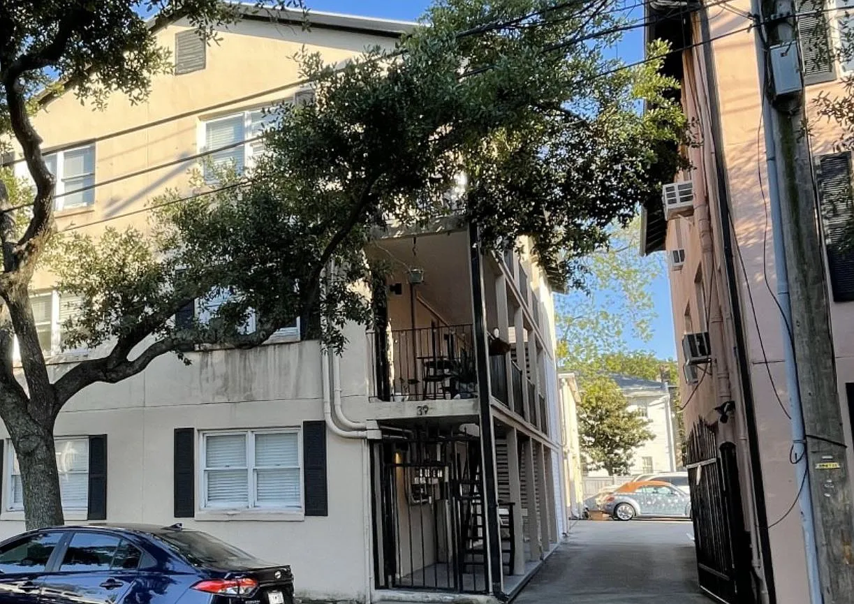 2 bed, 780 sqft, $1,800 — Photo 1