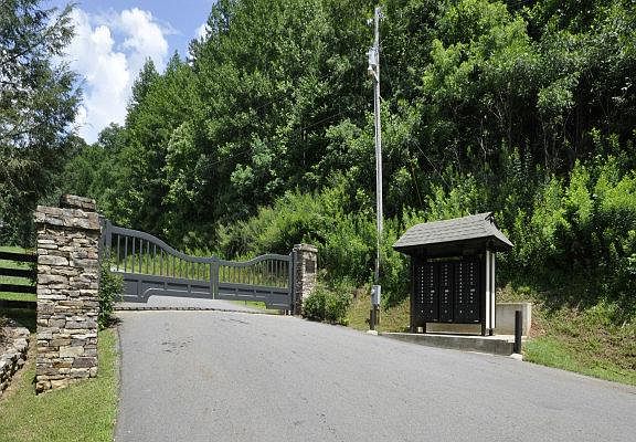 4th image of Scenic Vista Dr