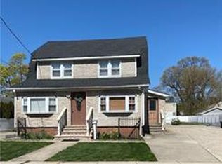 217 Rocklyn Ave, Lynbrook, NY 11563