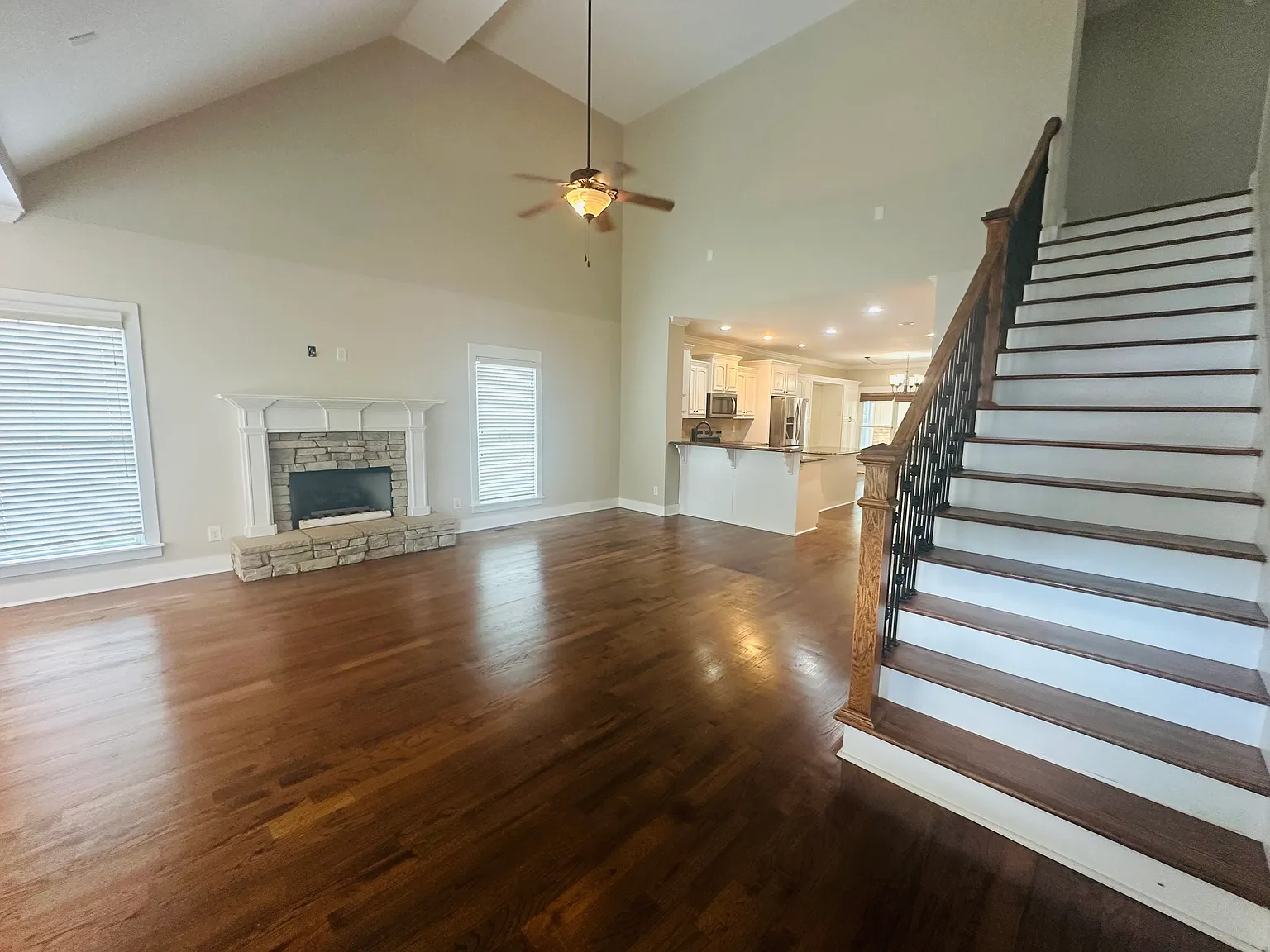 4 bed, 3.5 bath, 2455 sqft, $2,600 — Photo 4