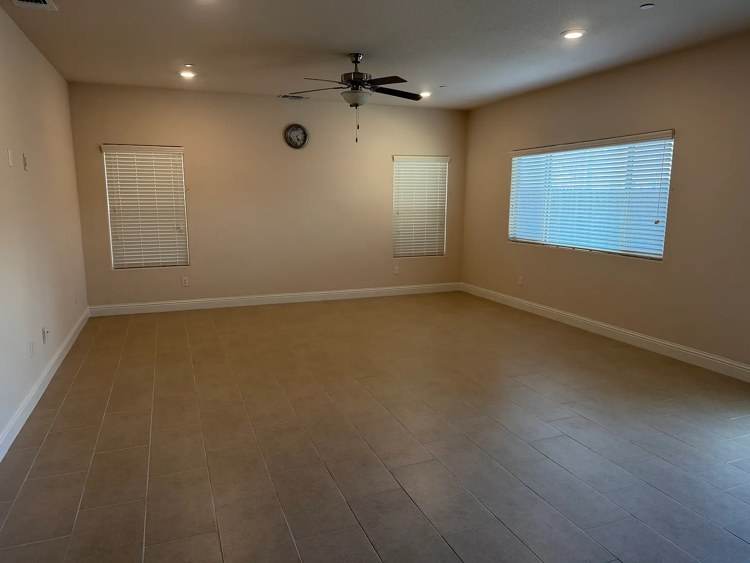 4 bed, 2244 sqft, $2,800 — Photo 3