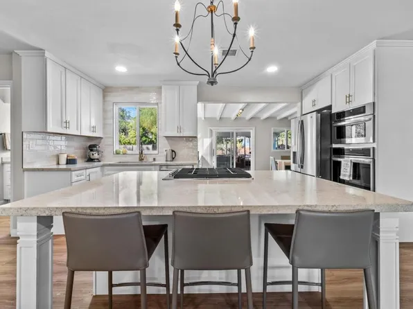 4620 Panchoy Dr, La Mesa, CA 91941