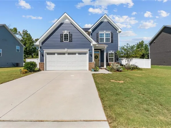 1758 Watershed Ct, Chesapeake, VA 23323