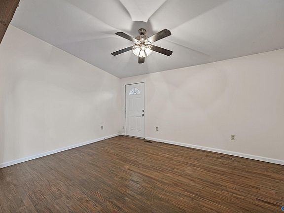 5th image of 1710 Buena Vista Cir SE