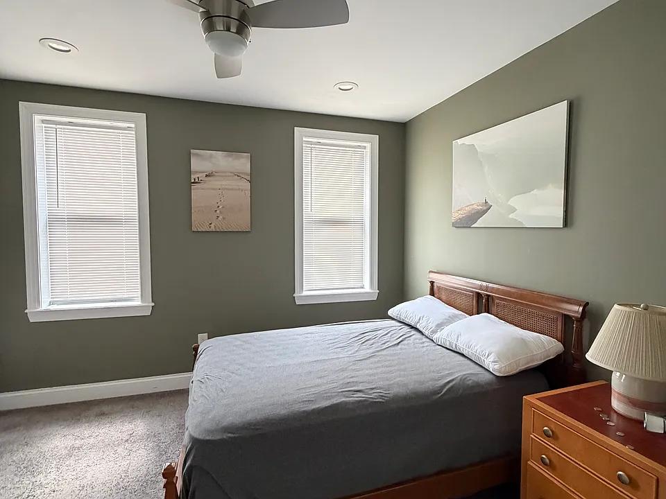 128 N East Ave