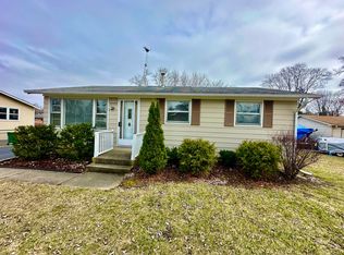 37333 N Hillside Dr, Lake Villa, IL 60046