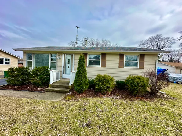 37333 N Hillside Dr, Lake Villa, IL 60046