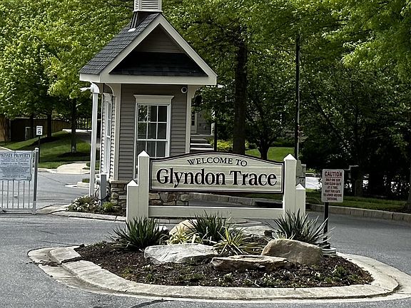 4th image of 241 Teapot Ct