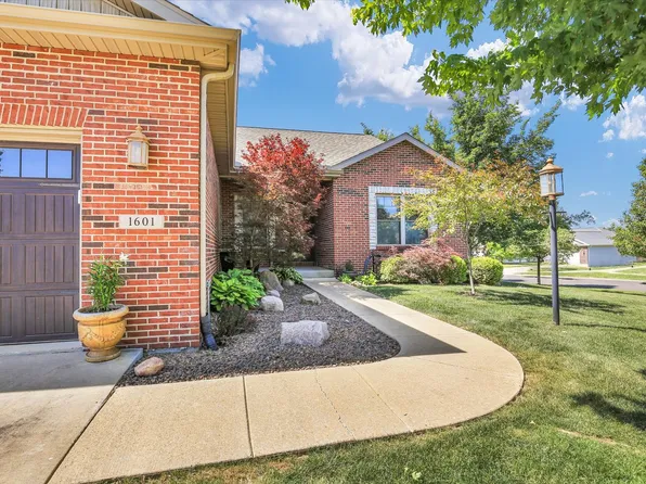 1601 Delane Dr, Mahomet, IL 61853