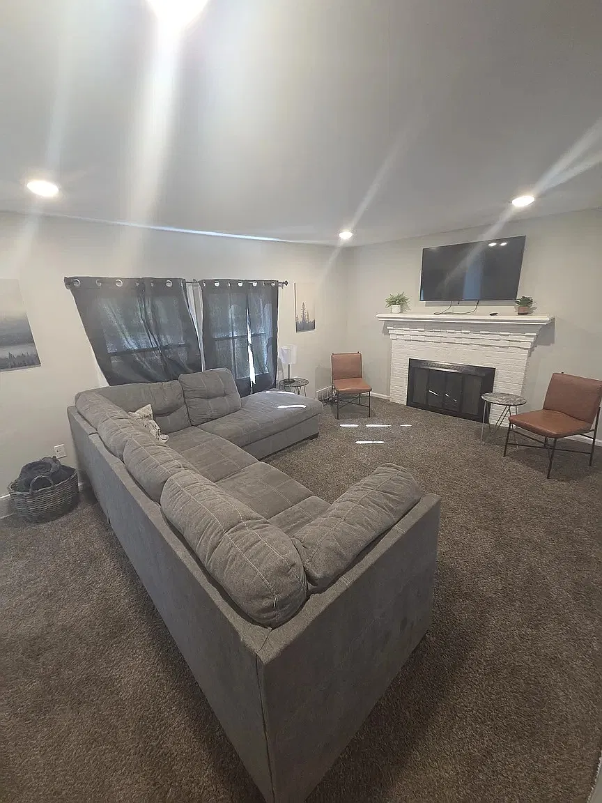 4 bed, 1500 sqft, $2,300 — Photo 1