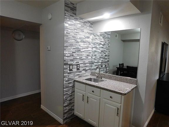 5th image of 2451 N Rainbow Blvd Unit 1010