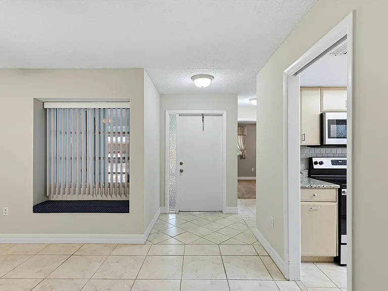 6283 Green View Cir #102 — Photo 2