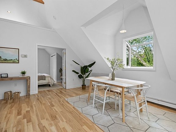 5th image of 87 Holworthy St