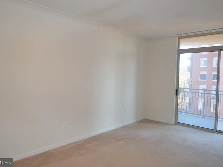 4490 Market Commons Dr #412 — Photo 8
