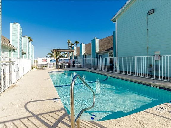 4th image of 15201 Leeward Dr APT B8