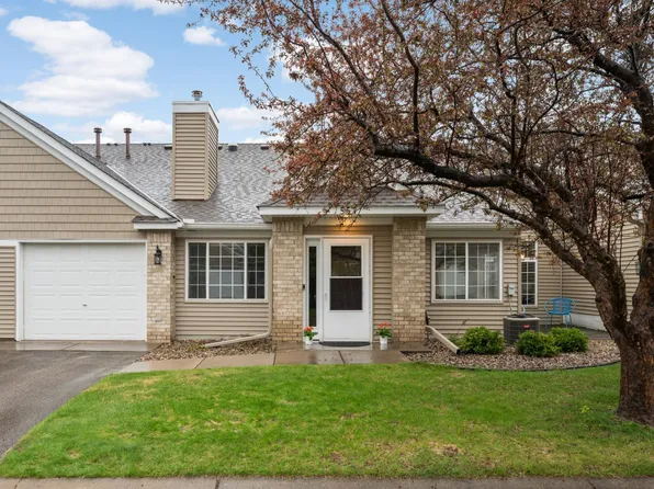 557 Mission Hills Dr, Chanhassen, MN 55317